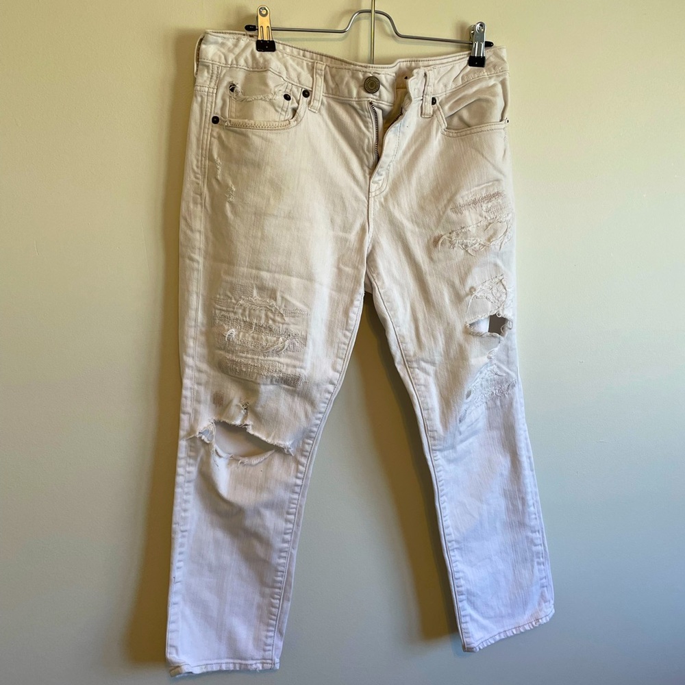 White AE jeans